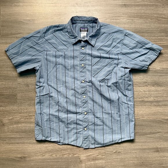 Patagonia Men's Organic Cotton Button Up Shirt - Blue - Picture 1 of 7